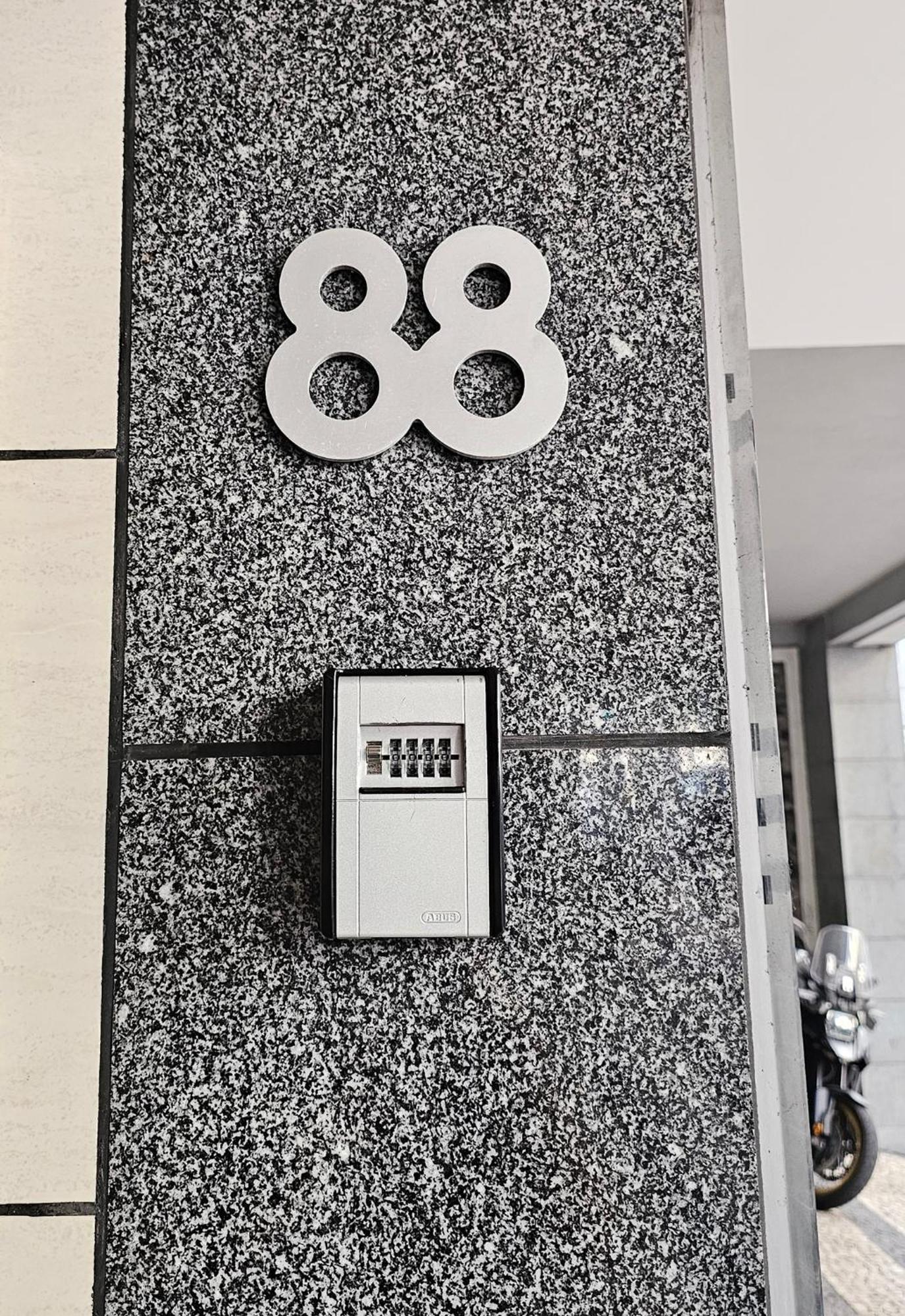 Anadia Atrium Apartment Фуншал Екстериор снимка