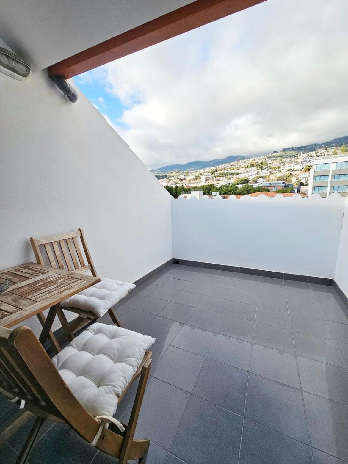 Anadia Atrium Apartment Фуншал Екстериор снимка